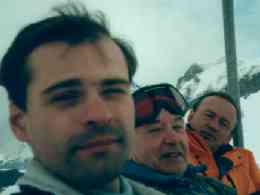 А. А. Тяпкин с сыновьями на горнолыжном курорте в Швейцарии